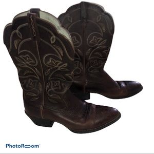 Ariat Cowgirl boots size 9.5B